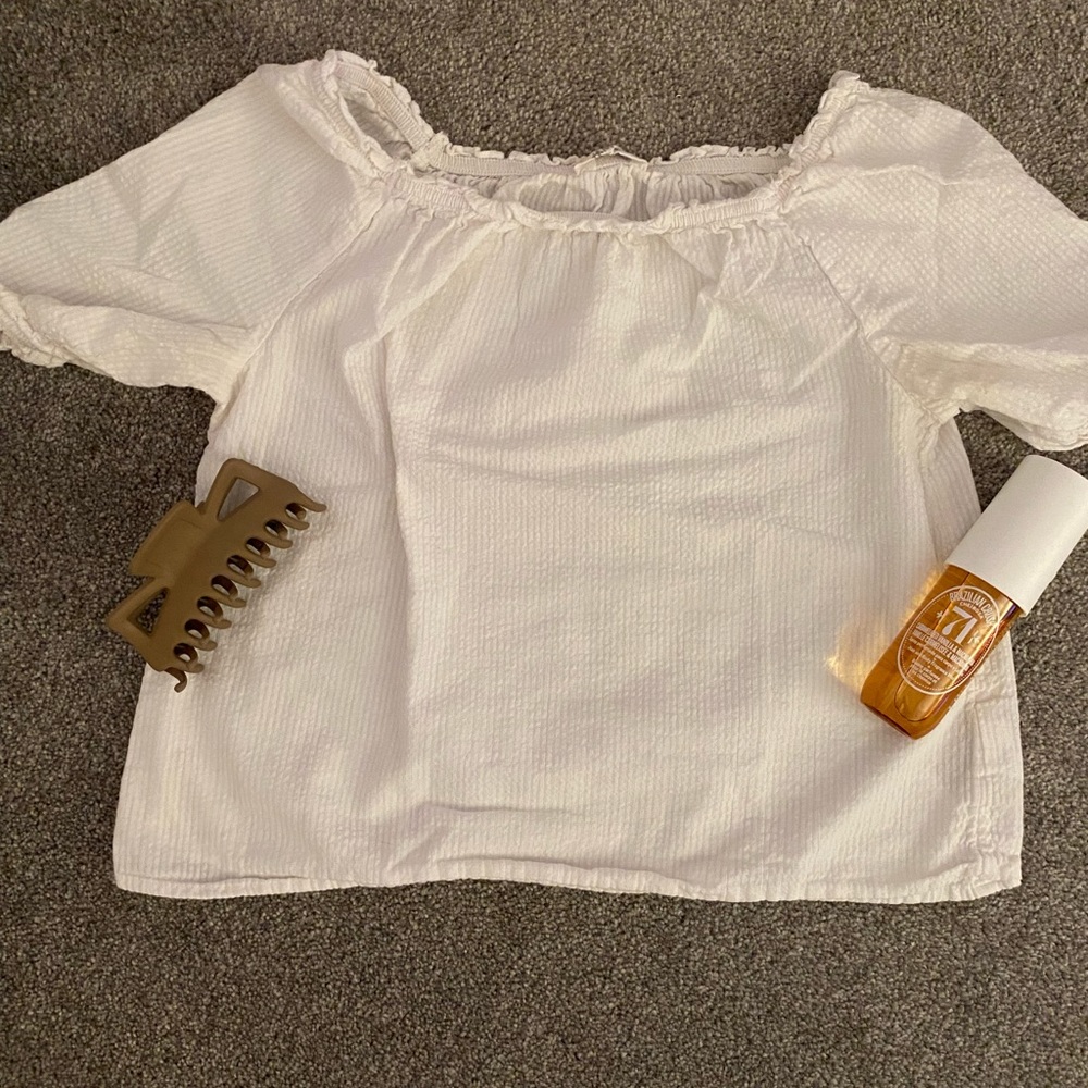 White puffed blouse